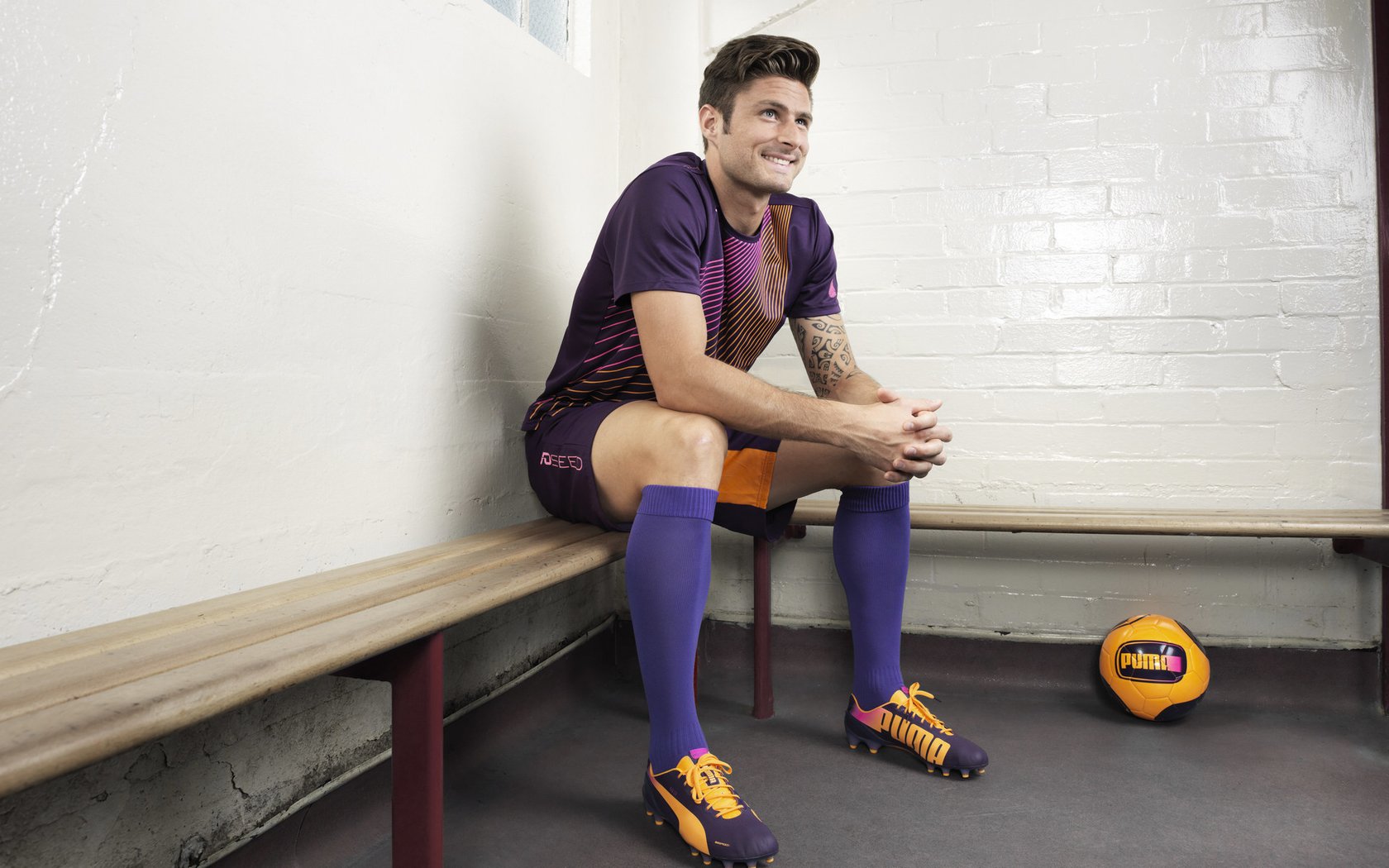 阿尔卡拉斯横扫对手强势晋级 美网男单赛场再掀青春风暴